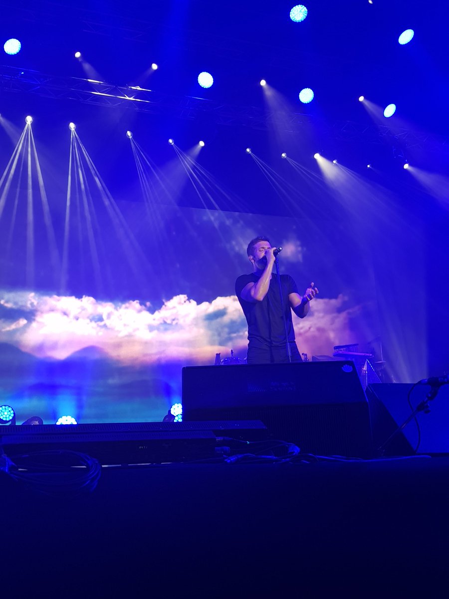 AlboranTeam's tweet photo. #Fotos Imposible no emocionarse con @pabloalboran y su #TourPrometo esta noche en el festival @PortaFerrada #TourPrometoPortaFerrada https://t.co/TUPIXqsYoX