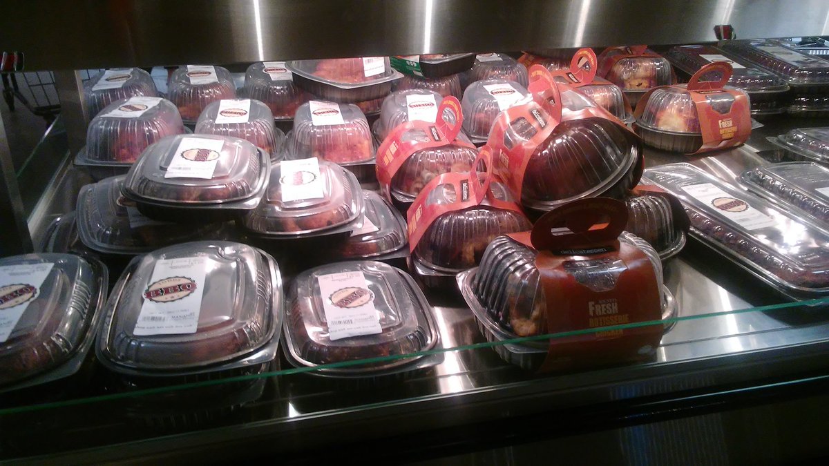 How crazy in a city like #Chicago with countless #homeless peaople needing basic food, <a href="/MarianosMarket/">Mariano's</a> you should be boycotted for such #wastefulness everyday you support this <a href="/kroger/">Kroger</a> <a href="/KrogerNews/">Kroger News</a> #foodies standup in #chitown