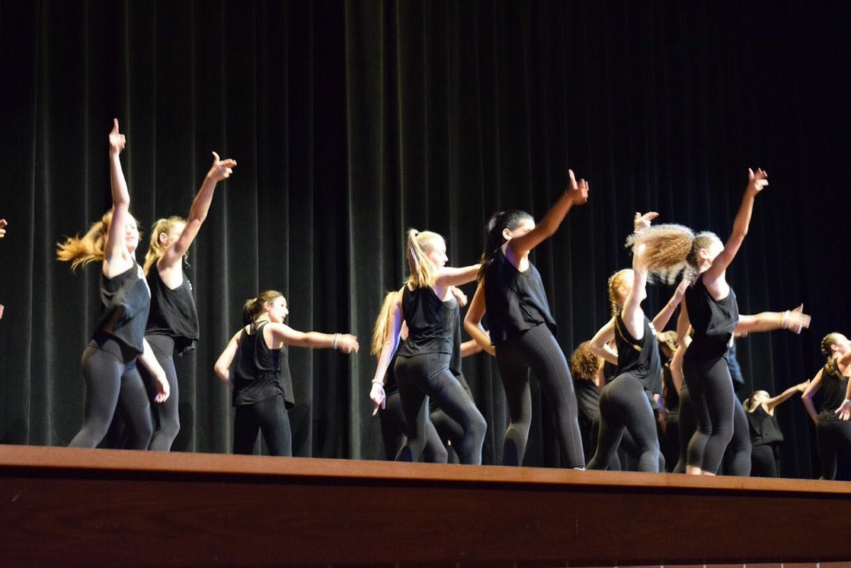 uhsdanceteam's tweet photo. Going to New Student Orientation? We’ll be there! 8/21 5-9pm #uhsdance https://t.co/Lii5LXkNwR