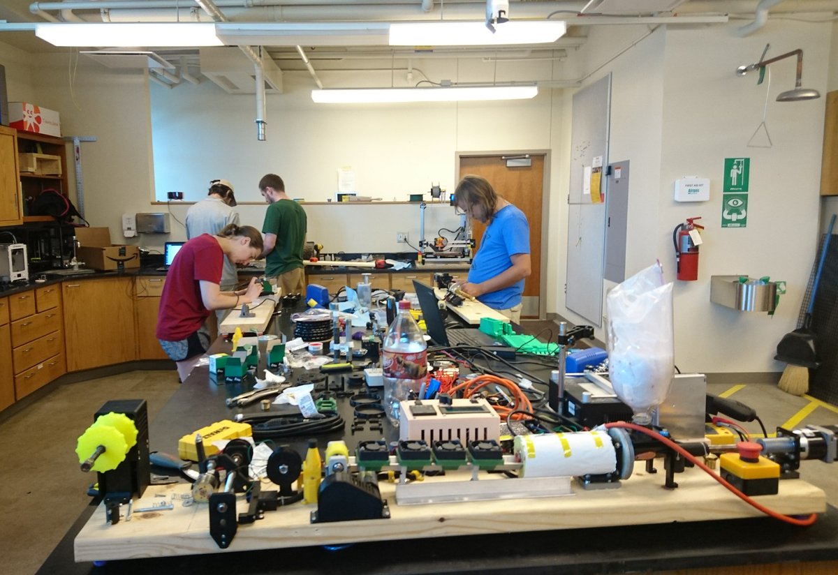 Iqy01's tweet image. Great day of #making at @michigantech with the @ProfPearce group and @OSEcology and myself representing @deakinresearch doing a dual #recyclebot build. Hopefully firing them up tomorrow to see if they match up to the @Deakin #ecostruder! Great fun with great people! @wilson12359
