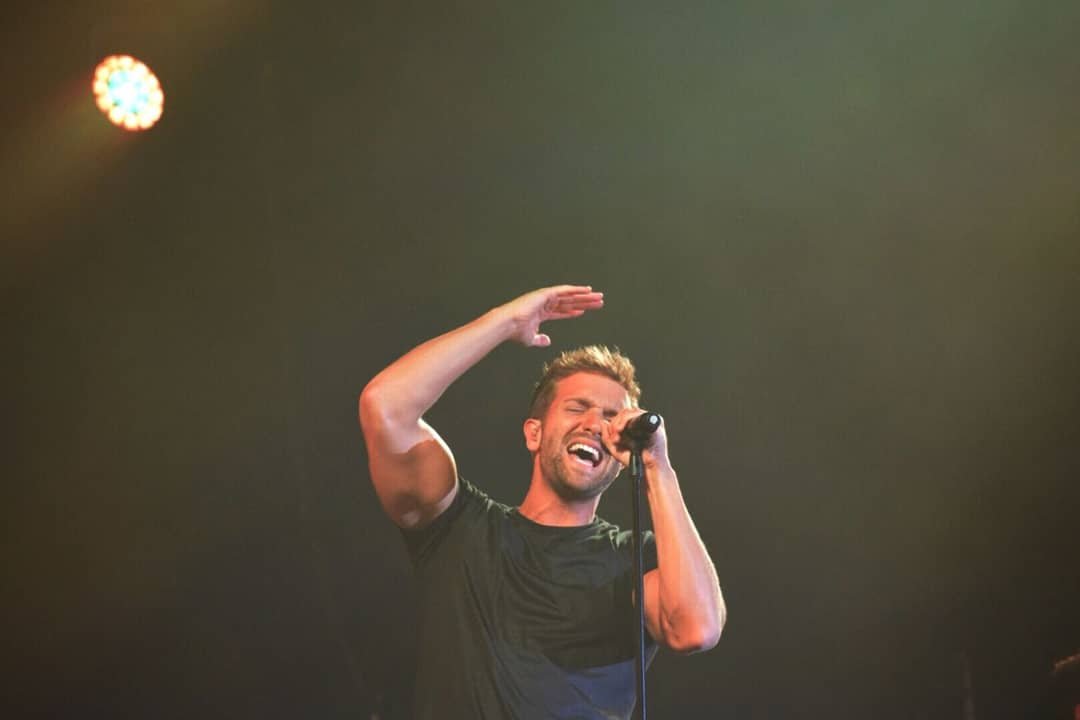 pabloalboran's tweet photo. Gracias Sant Feliu de Guixols !!! Y a toda la gente que ha venido al festival de @porta_ferrada . Sois maravillos@s ni el calor ni la lluvia nos puede. OS QUIERO!!! GRACIAS!!! Próxima parada : TARRAGONA con otro #Soldout !! 📷Anna Ramirez @doblen para @PortaFerrada https://t.co/wUNsEdLoxa