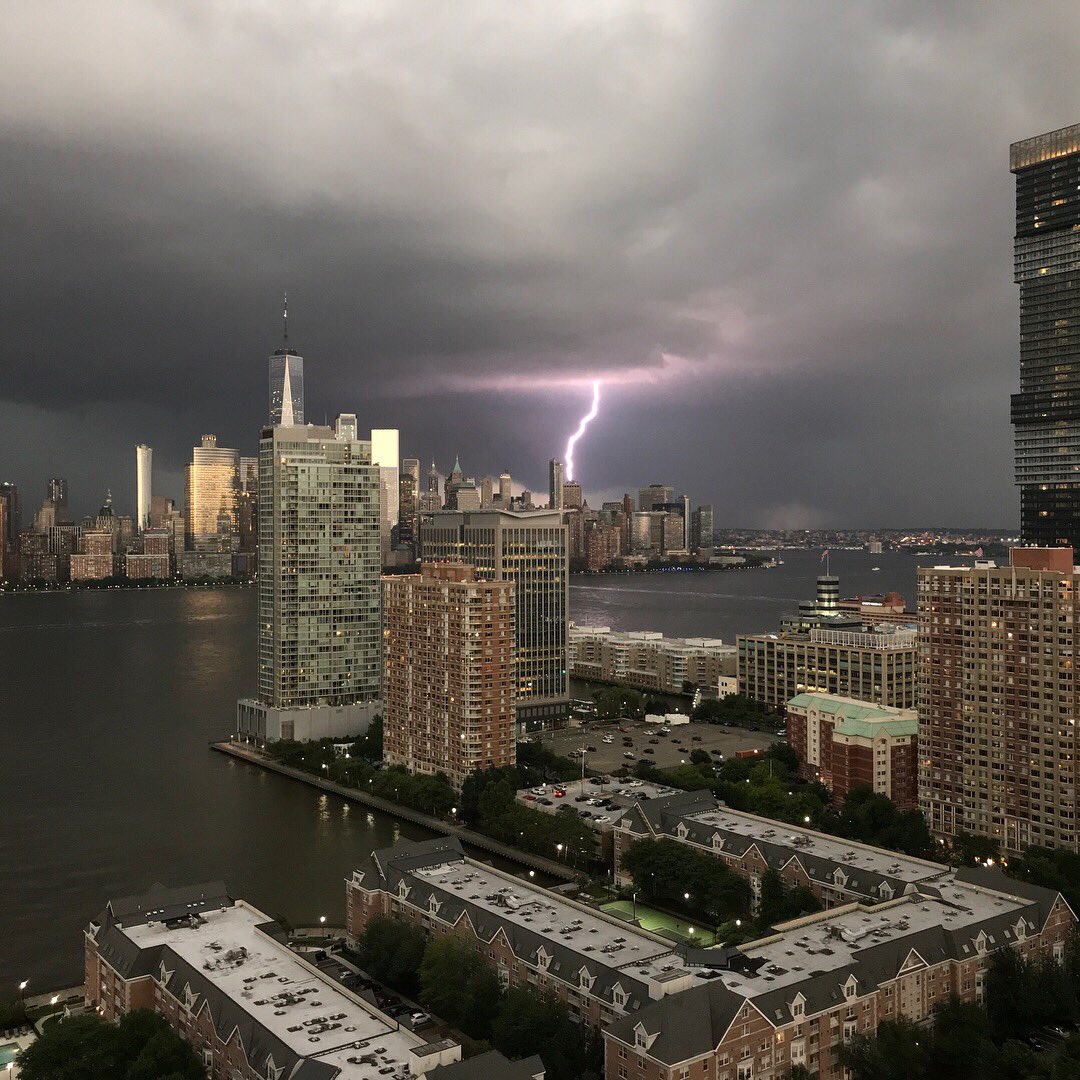 agr8one's tweet photo. Severe storms sweep through New York #WUTV https://t.co/ZObASGHmQ0