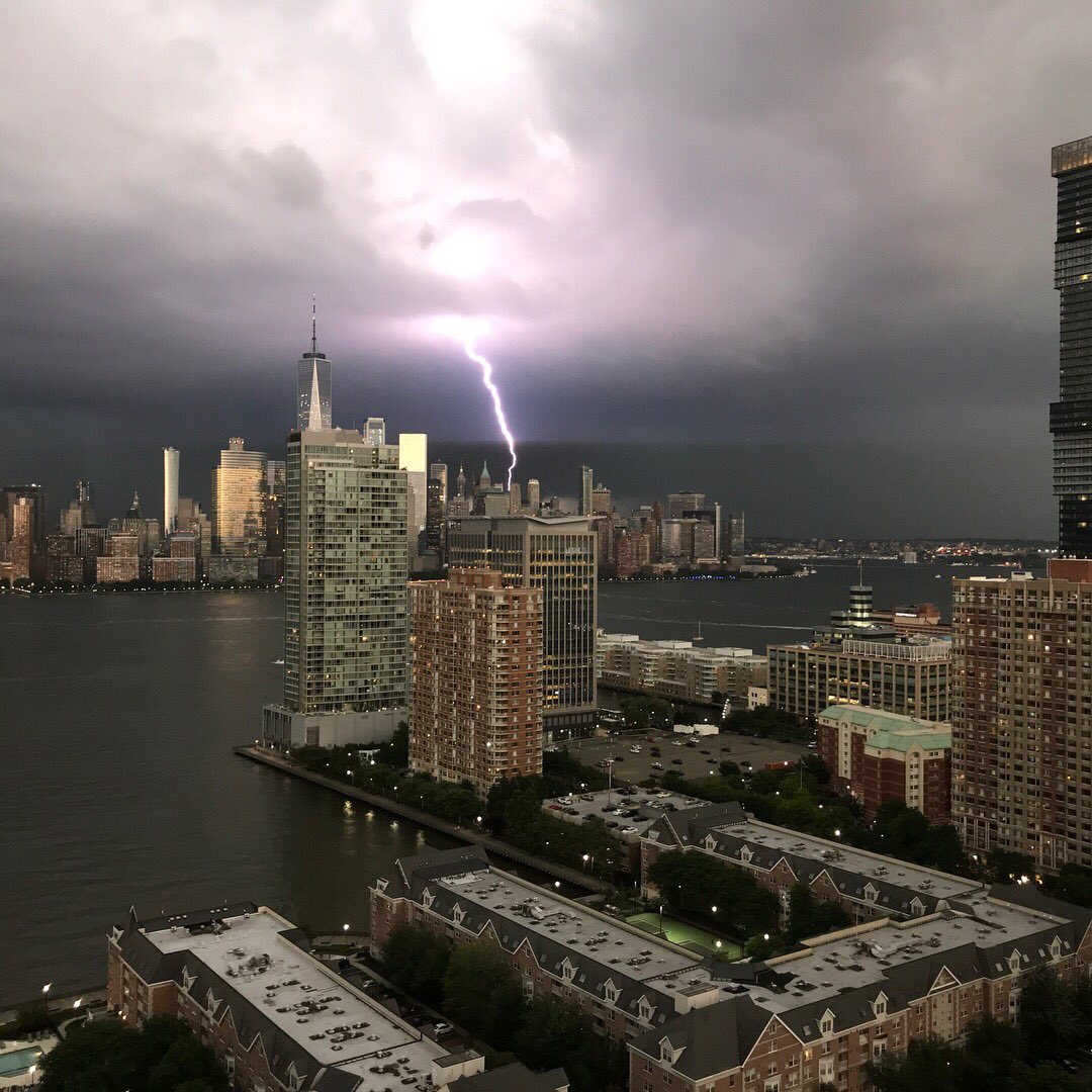 agr8one's tweet photo. Severe storms sweep through New York #WUTV https://t.co/ZObASGHmQ0