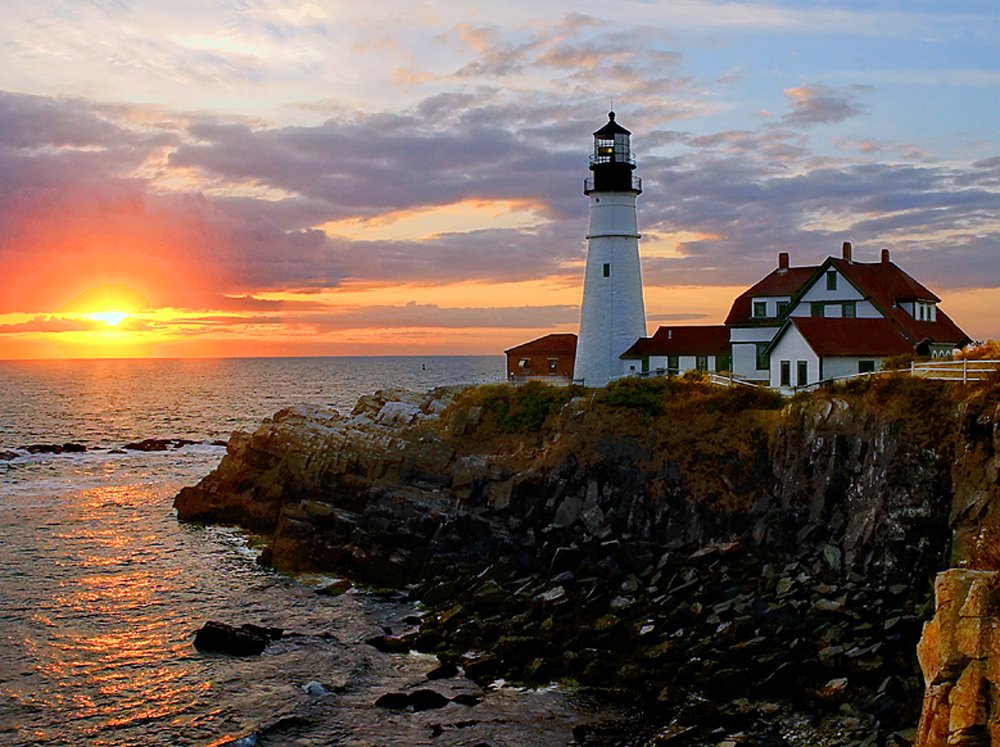 just have to brag on our lighthouse for #NationalLighthouseDay #PortlandHeadlight #Maine