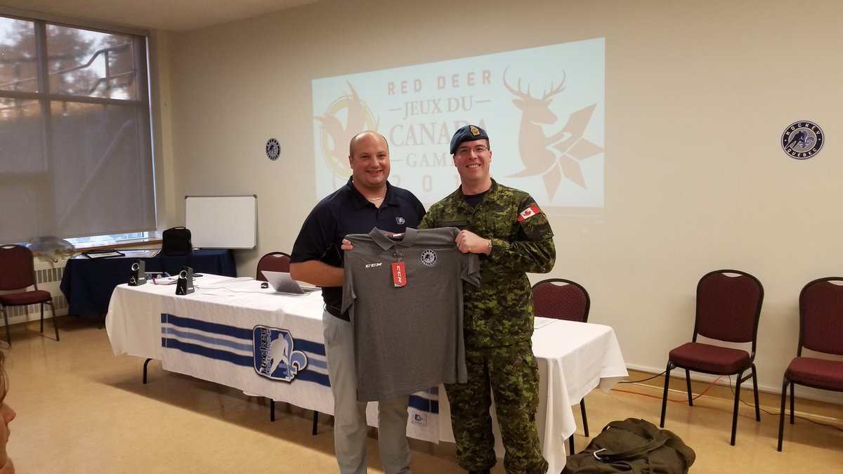 coachchenner's tweet photo. Première conférence U16. Sergent Langlois
#TeamWork #Quebecway #CanadaGames
@HockeyQuebec @LappyQc @FredtheVoice @maxdesr https://t.co/r0qPFkePNJ