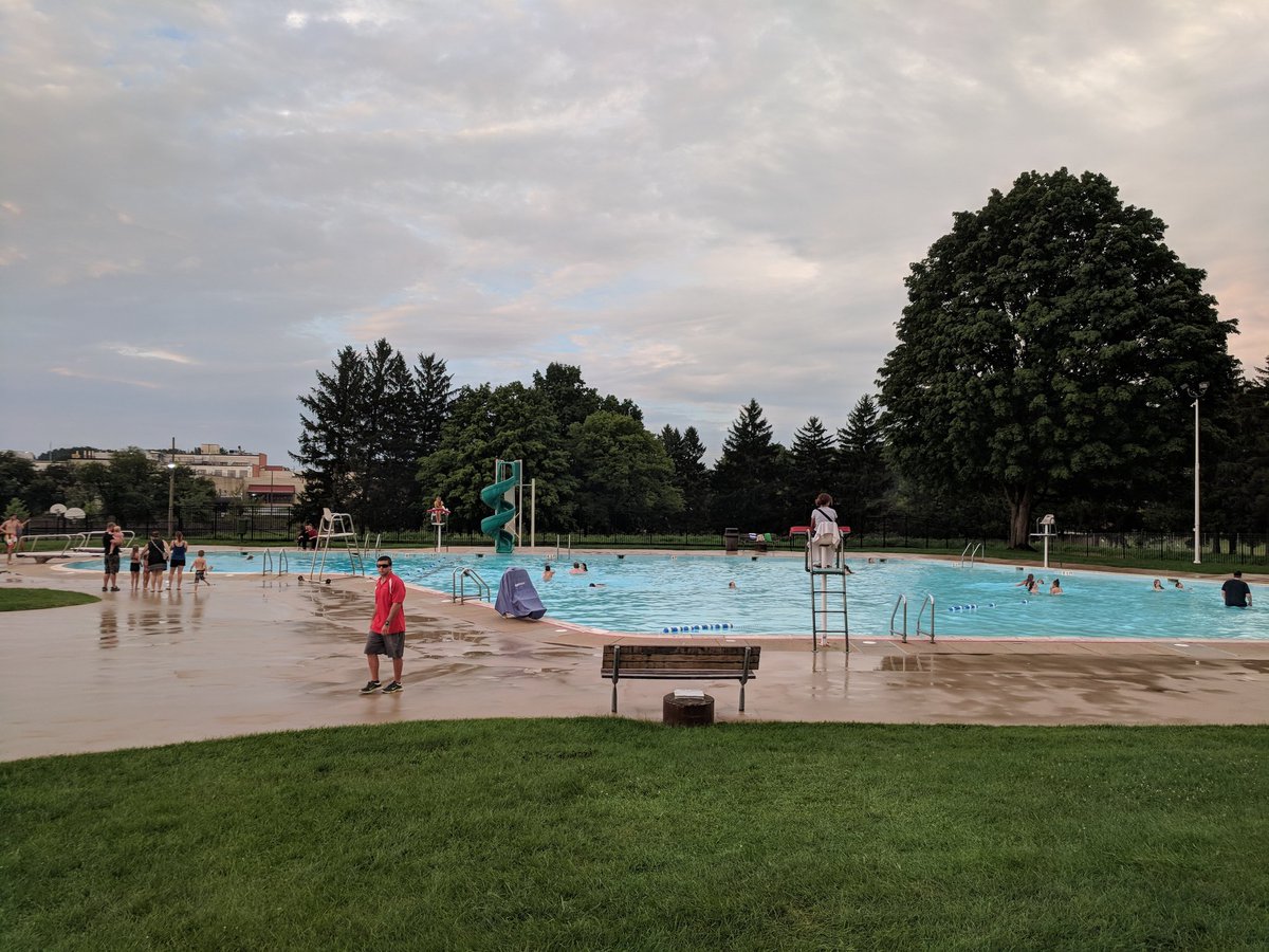 LititzPolice's tweet photo. Pool is open!!!! #NationalNightOut2018 #LititzEndlessSummer https://t.co/0TLnbWsN4i