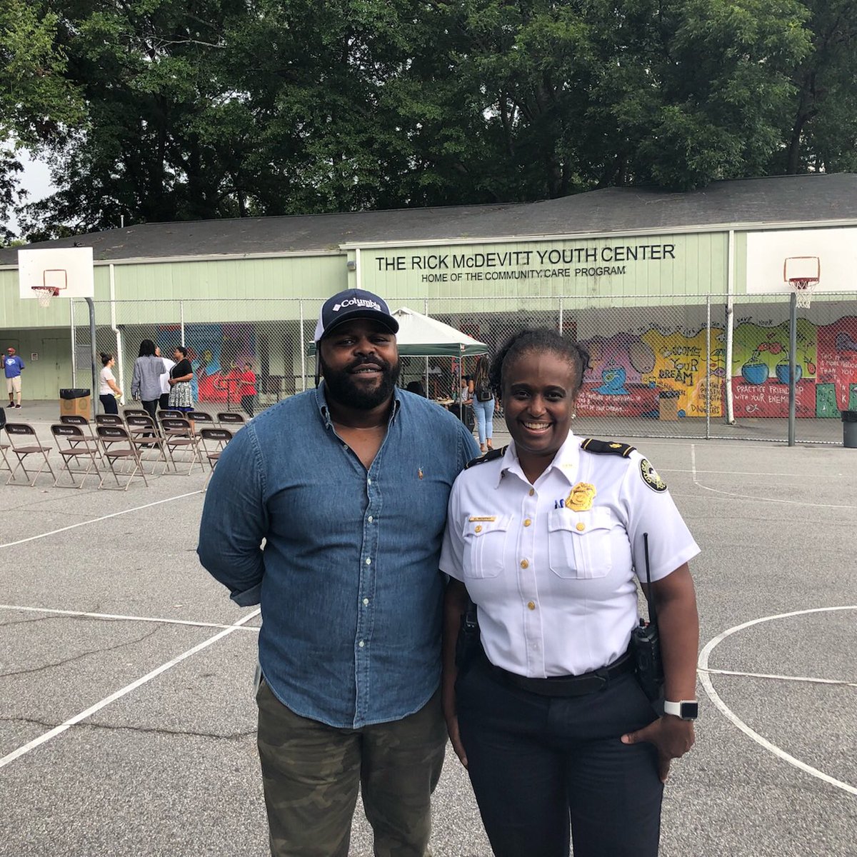 algarner511's tweet photo. National night out! Shouts out to Major Murphy! #npuv #chris180 #APD https://t.co/Djs26zBtNH