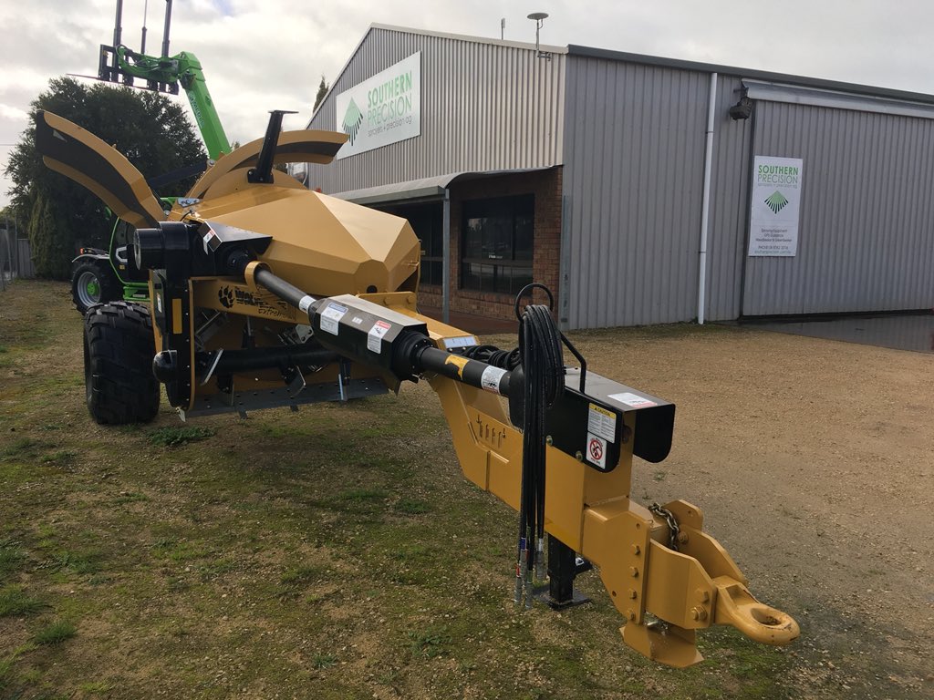 jim0041's tweet photo. Great to see southern precision team here in Naracoorte SA looking after our wolverine sales and service thru SA and Wimmera areas great job https://t.co/Pv65fkYLJ2