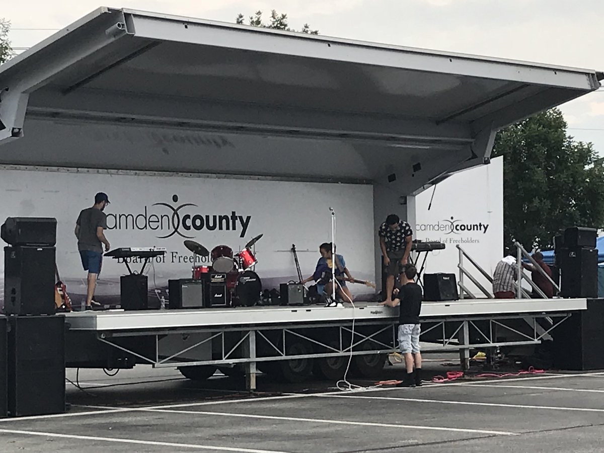 Lowes of Lawnside tweet media