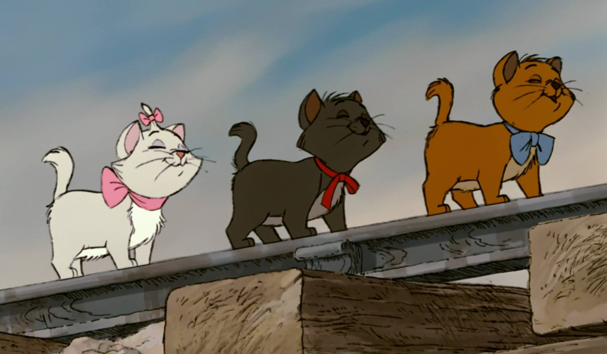 ディズニー公式 8月8日は 世界猫の日 さまざまなディズニー映画に登場する猫キャラクターたち 1番印象に残っているのは 世界猫の日 Internationalcatday