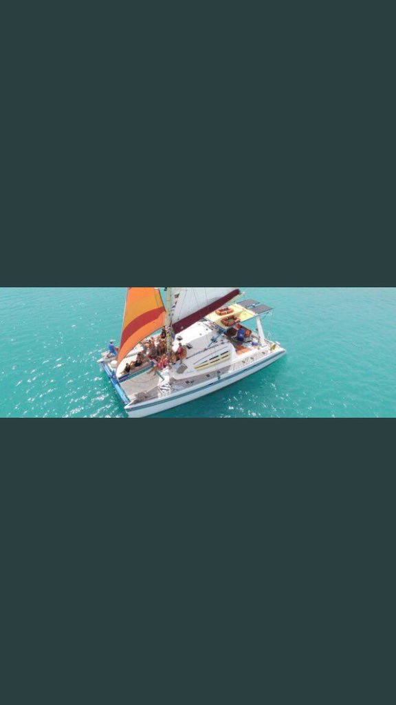 If you’re in Bermuda, you have to enjoy the island with the Ana Luna! Set sail with us! We offer a variety of packages and options! 🛥🏝 #bermudalife