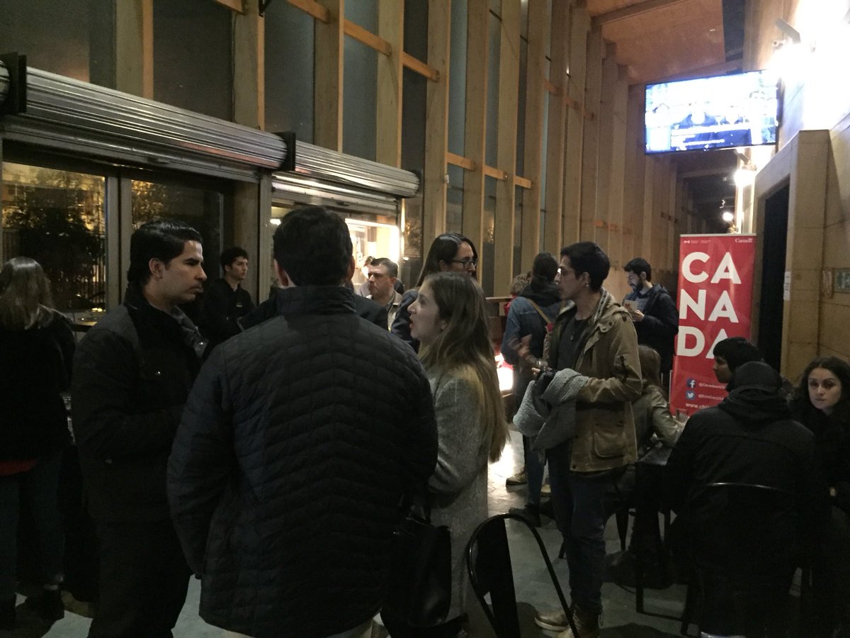 AmbCanChili's tweet photo. L’inauguration du festival de cinéma 🇨🇦 #CoolCanada à @Matucana100 commence maintenant et rends hommage aux #femmes avec des films de réalisatrices 🇨🇦 de talent - du 7 au 19 août #MiradasDeMujer https://t.co/fPBswBQQZb