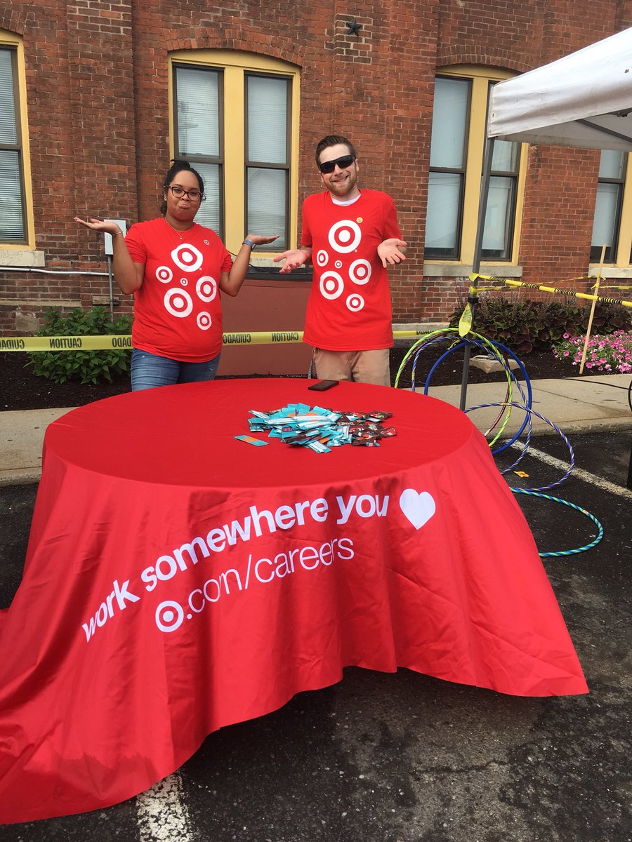 ForTarah's tweet photo. Storm passed and giving began! #t2156 #TargetGivesBack #D460GivesBack @WaterburyPD https://t.co/mF35GYhV2x
