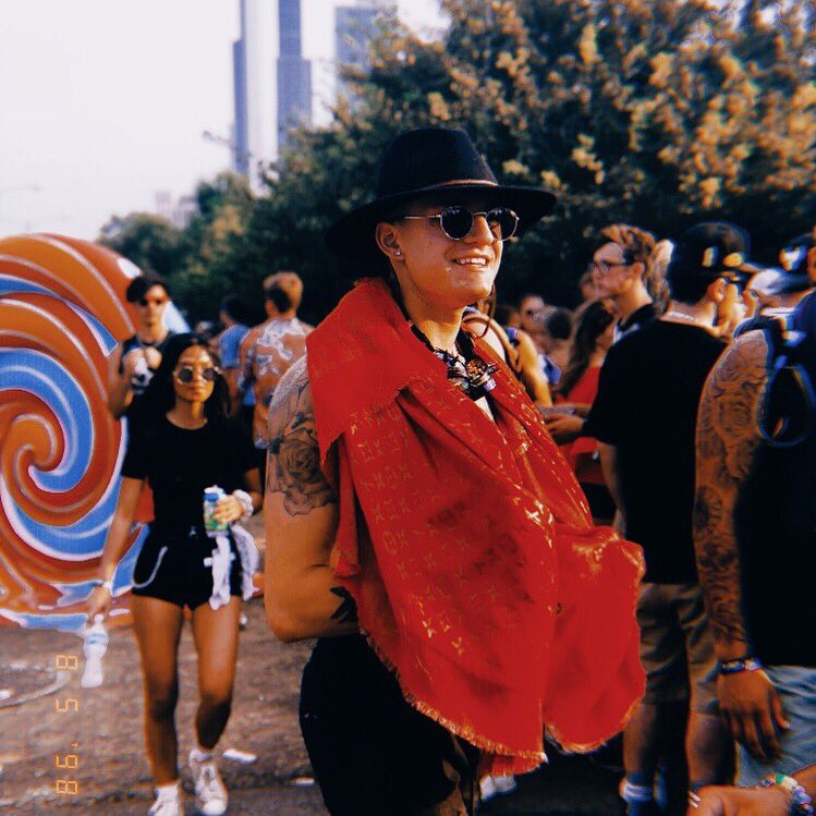 AllaModa9's tweet photo. Outfit Of The Day! ⚡️🔥
 *FESTIVAL OUTFIT IDEAS* 
#fashionbloggers #fashionblogger #ootd #outfitoftheday #festivalfashion #festivals 

📸 of @kaittruty  &amp; @bigbrettstevens https://t.co/oi3ZqeE1OF