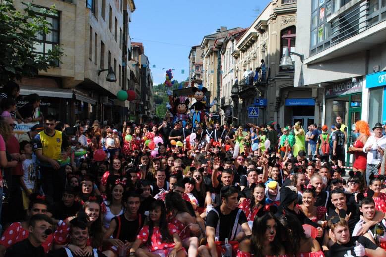 paularg9's tweet photo. ¡Y si llueve, que llueva!
Descenso Folklórico del Nalón
(Pola de Laviana, Asturias)
#MejorFiestaA3N #PeñaLDP https://t.co/xGzN54dce8