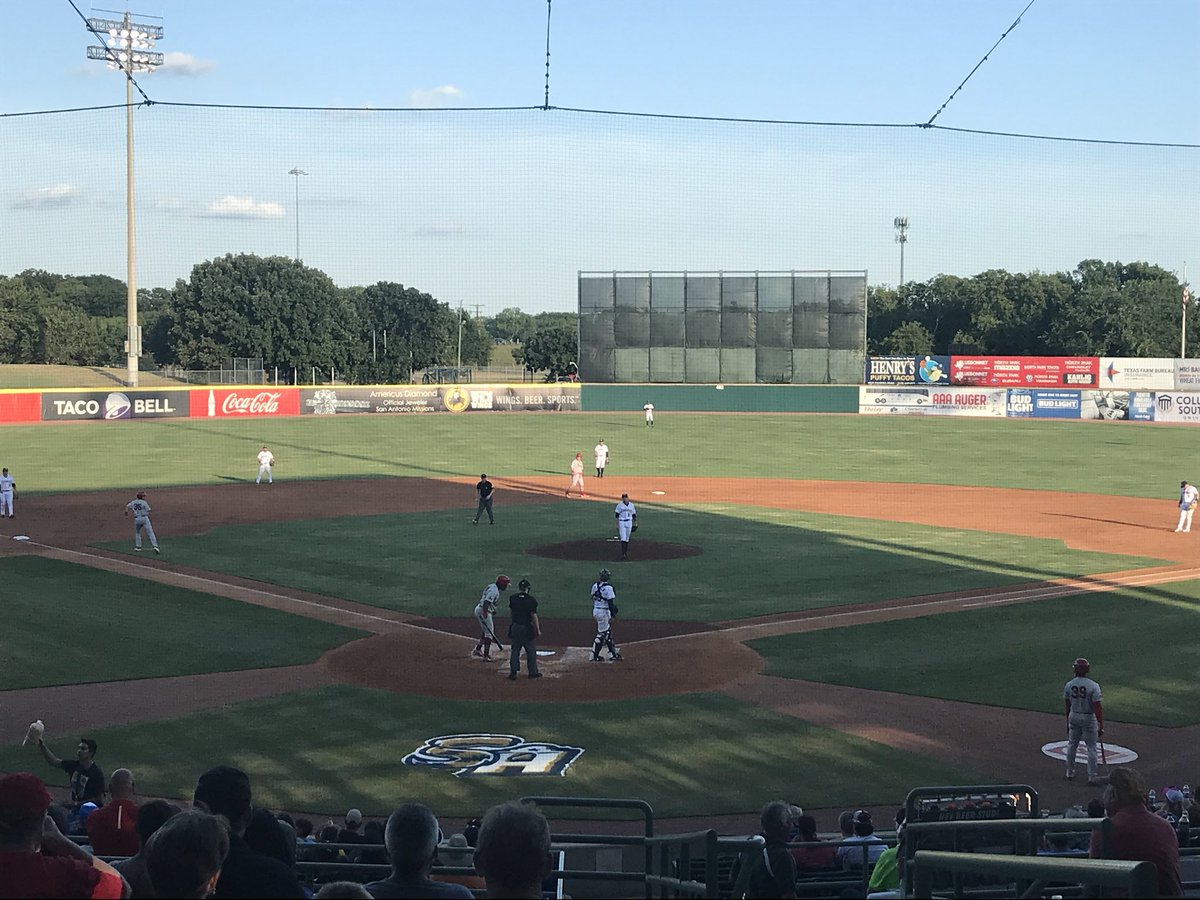 RussSolis79's tweet photo. Little AA ball on a Tuesday #DefendTheWolff https://t.co/MM9Vequ2hy