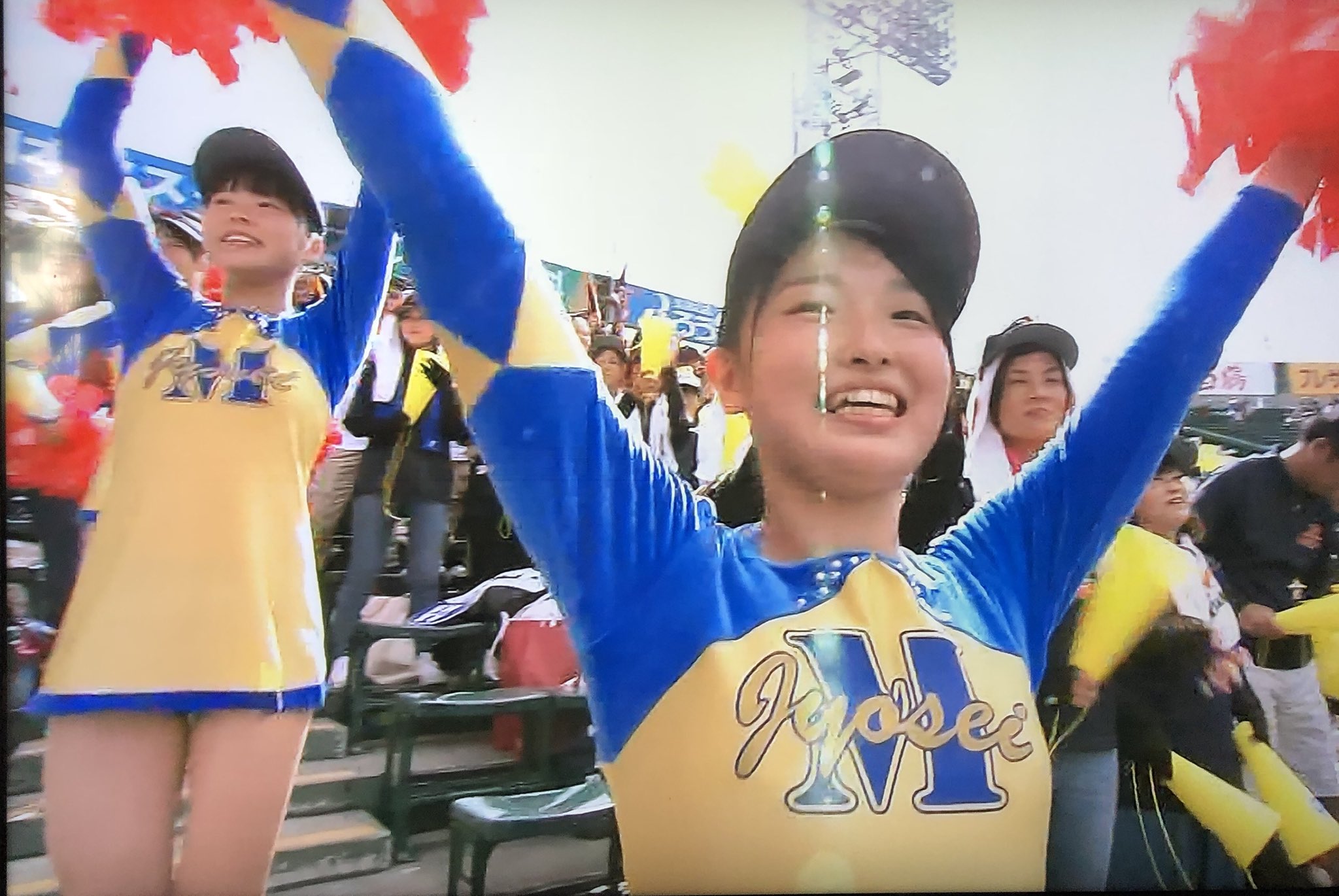 画像 甲子園 香川の丸亀城西のチアのユニフォームがワンピース これって結構レア 新調したそうですが 鮮やかなブルーとイエローでかわいい T Co まとめダネ