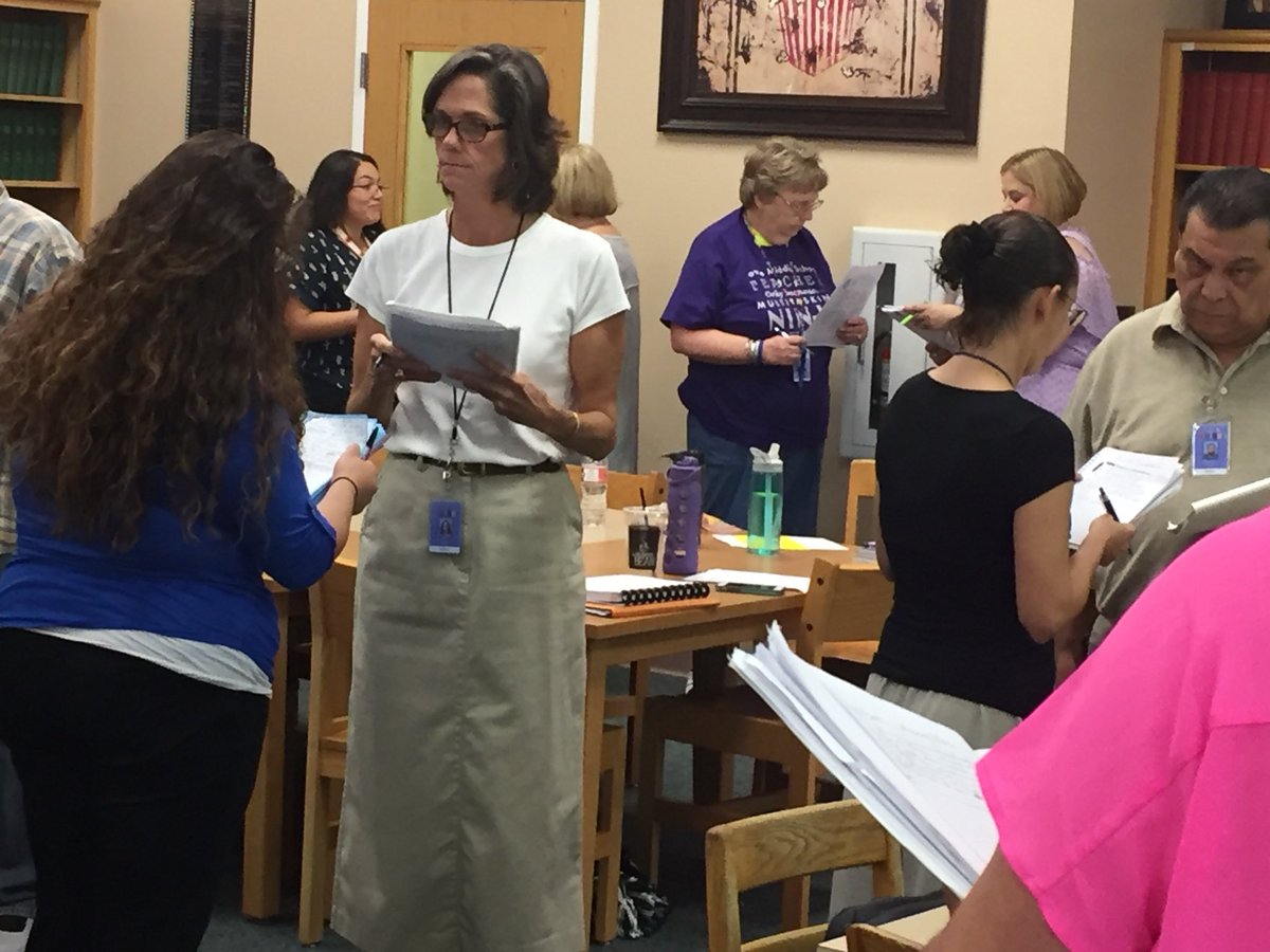 CurlyClassroom's tweet photo. Ector County today! These teachers are fantastic and I wish you the very best school year! @Trail_of_BCs @gretchbernabei https://t.co/3Z5hfWuugP
