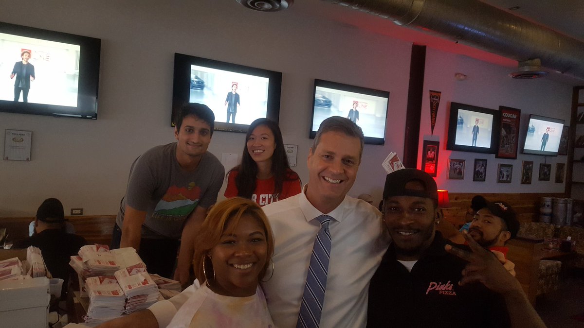DavidPaulKHOU's tweet photo. Dinner @pinkspizza at least twice a week #UHPinks #khou #houston #weather #HTownRush https://t.co/Scmb0dDF7S