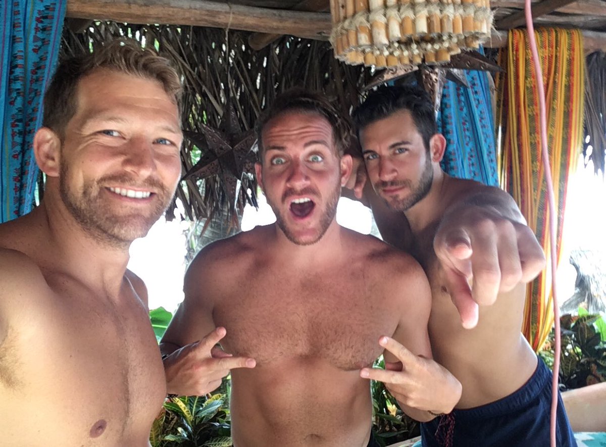 VINNYVINSANE's tweet photo. When we stole someone’s phone on #BachelorInParadise @PethDerek @NickBenvenutti https://t.co/ttGqhhsC3a