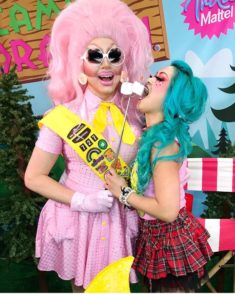 FickleWish's tweet image. The always beautiful @shrinkle looks amazing in the plaid skort from @acdcrag_harajuku she picked up in store!! #shrinkle #sugarpill #trixiemattel #kawaiila #acdcrag