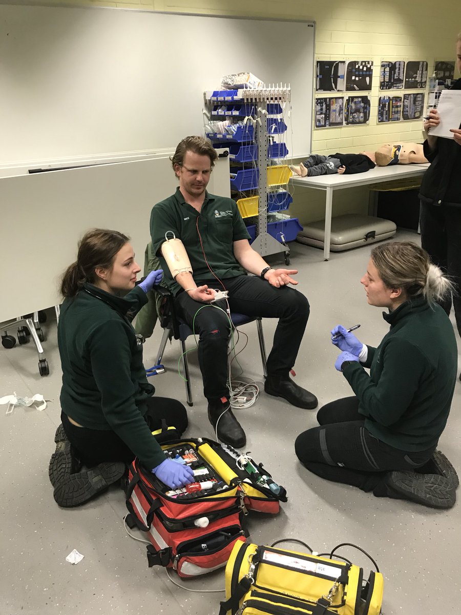 RochelleWeeding's tweet photo. What is the cause of this patients chest pain? @SimpsonTaylah is trying to find out! #para2007 https://t.co/MuSmt1yPYl
