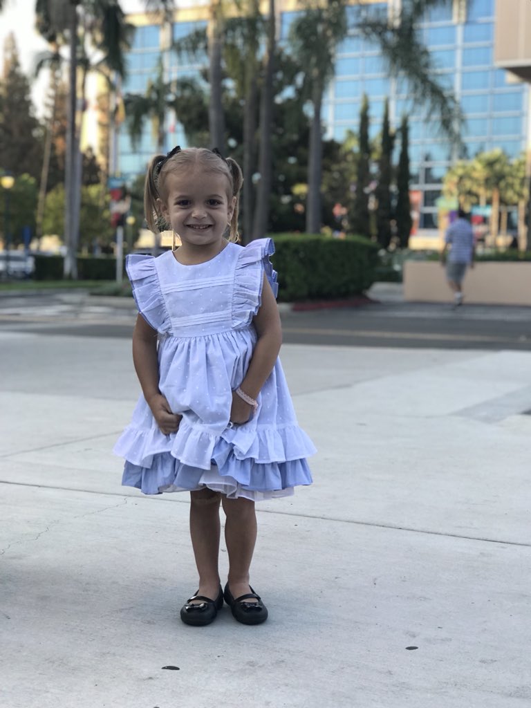 RachLHouston's tweet photo. Iris, I mean Alice, in Disneyland ♥️♠️  #disneybound https://t.co/C5UiCiUAT4