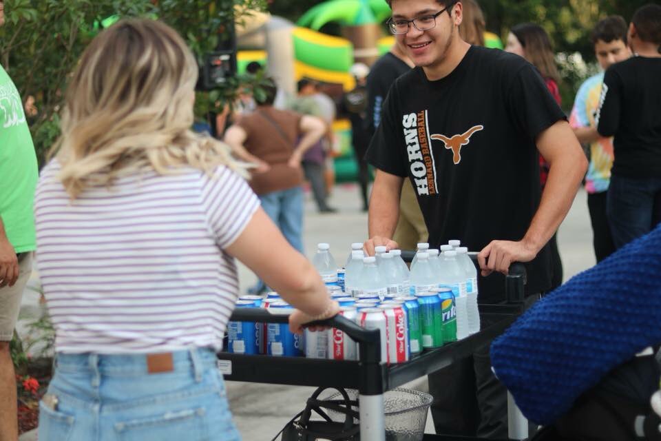 newyouthfl's tweet photo. Last week's back to school bash was so much fun! We're looking forward to seeing you tomorrow for our #backtoschool prayer night! Make sure you bring a friend and come get encouraged before the first day of school! 

#youth 
#tampa 
#riverview 
#prayer https://t.co/QaxBeqz86o