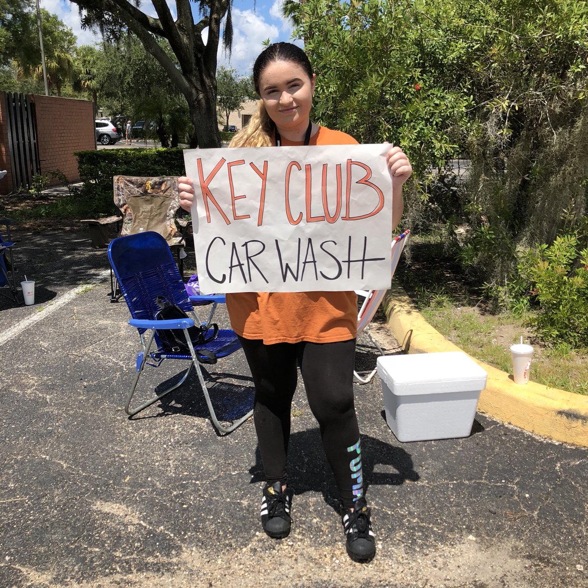 LennardKeyClub's tweet photo. Car wash 🚙💧🔑🚗🌊 https://t.co/QrKbsaPiL2