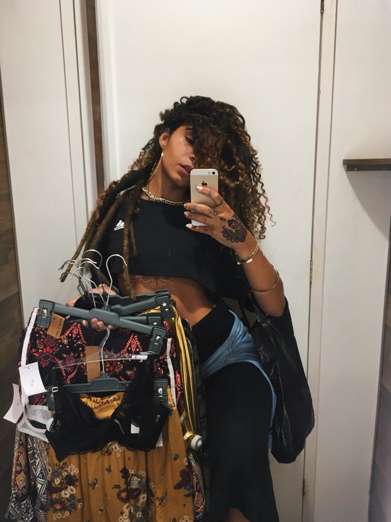Hurley2Nike's tweet photo. Beautiful girl + Adidas 
•@Akcunhax√ https://t.co/Q7IaX7ZEDf