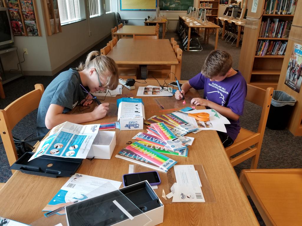 FoxC6Literacy's tweet photo. Retweeted Ms. Marshall (@amarshallch):

Remember the Clevehill MS/HS library will be open for book check out between 9-11 am tomorrow. We'll continue exploring maker ideas with 3Doodler pen. @CleveHillHS @CleveHillMS @3Doodler https://t.co/iL9utdVgLN