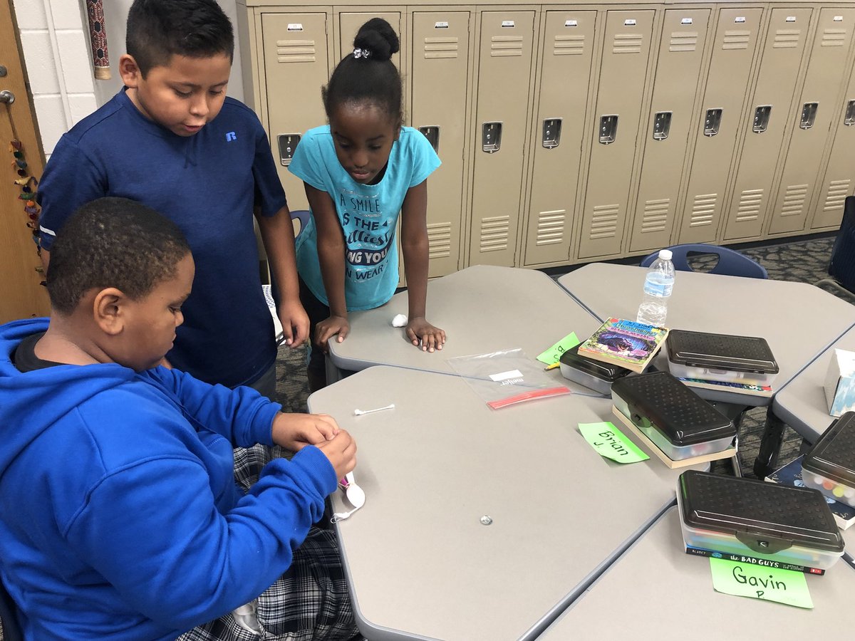 PrincipalBlythe's tweet photo. Students are learning and having fun putting in the work! Learning like this makes kids want to get up and come to school! #STEM #Creativity #Collaboration #ComplexLearning #MECRocks https://t.co/uGLQxxYGyW