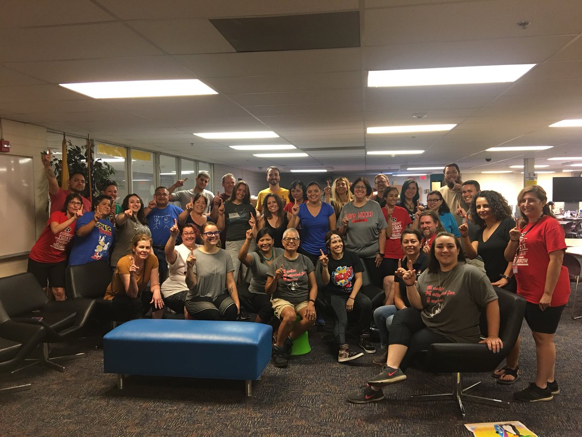 valenz2020's tweet photo. Our Hayes family is awesome! #Apslz1 #ABQSchools https://t.co/Q818YKQoKQ
