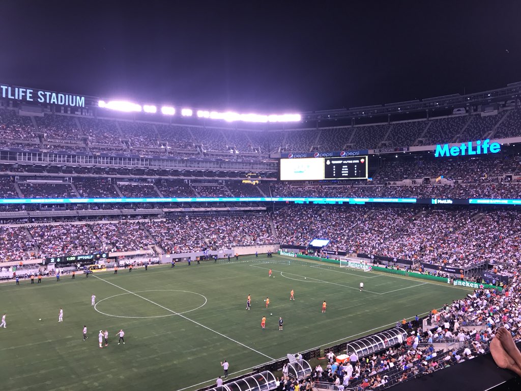 Goooooo Roma! 10 years since I saw this team play in study abroad. Time flies! #Roma