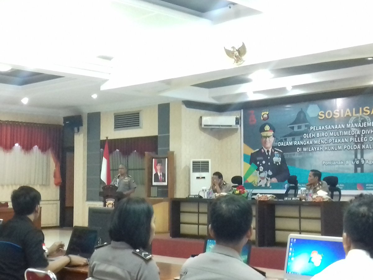 ErshiNata's tweet photo. Hari ke 2
#poldakalbarberkibar #zeroillegal #zerotolerance #thebestpol #pnc_poldakalbar #Divisihumaspolri
#Multimediapolri #polisiindonesia #reskapuashulu #viral https://t.co/U3TwL48GtK