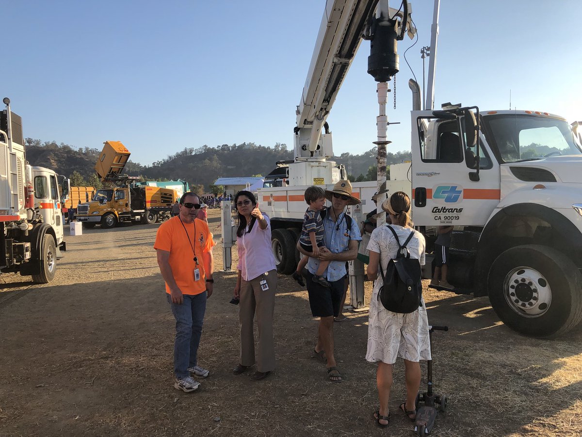 PDJones_Da_Gr8's tweet photo. Touch-a-Truck event @CaltransDist7 DDD Debbie Wong showing full support. @LaurieBerman32 https://t.co/ElEuLcwYkN