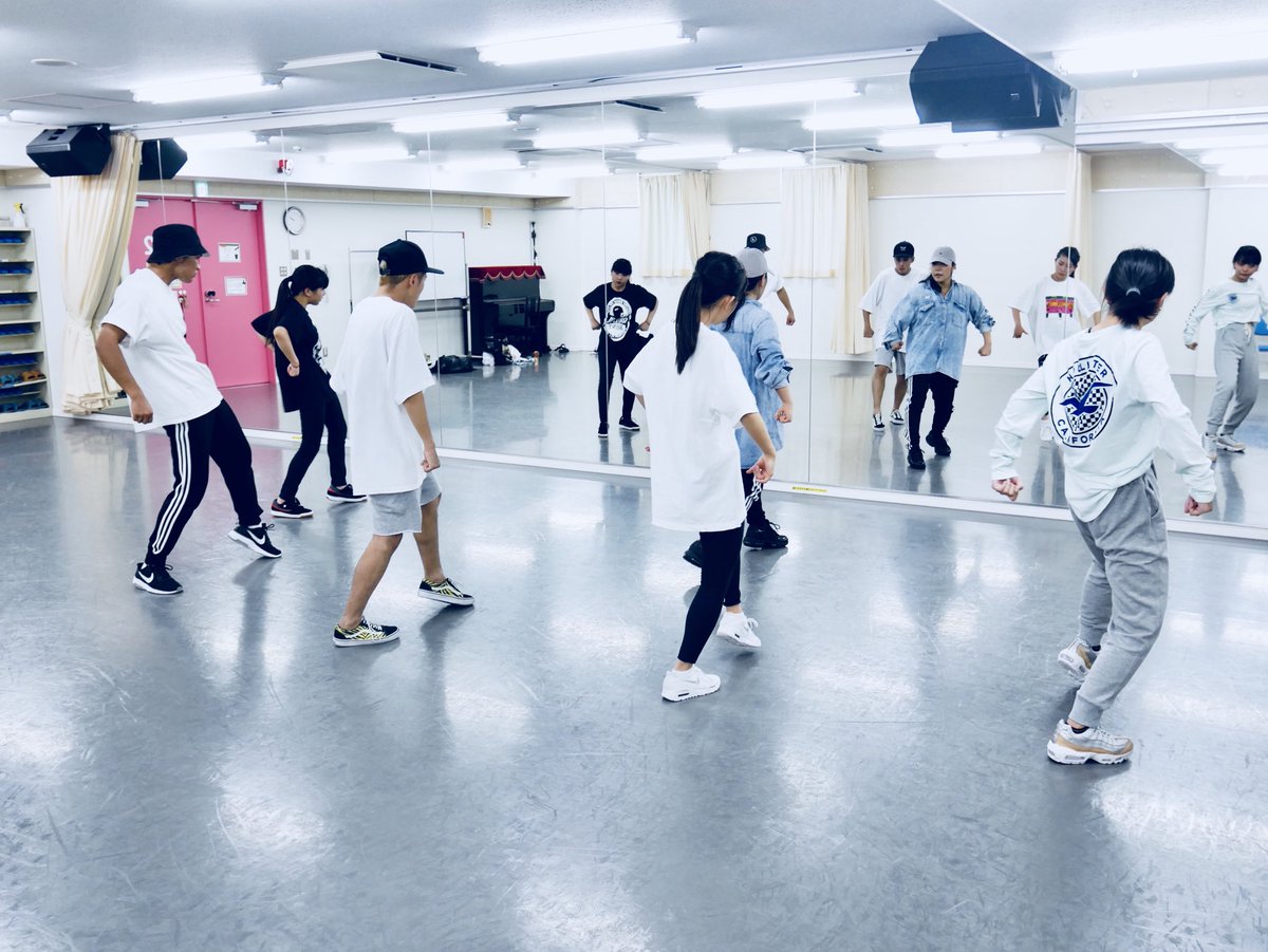 kakerumorishita's tweet photo. 昨日は、
2日目のレッスン
セクシーなdanceで
難しかったけど、
心から楽しめた‼️🔥
ありがとうございました😊
#Re_Comple
#森下翔
@aikihazama
@tsujiuchi_inori
@okahata_hinana
@wada_k_m
@kakerumorishita https://t.co/GYKbIYnYtH