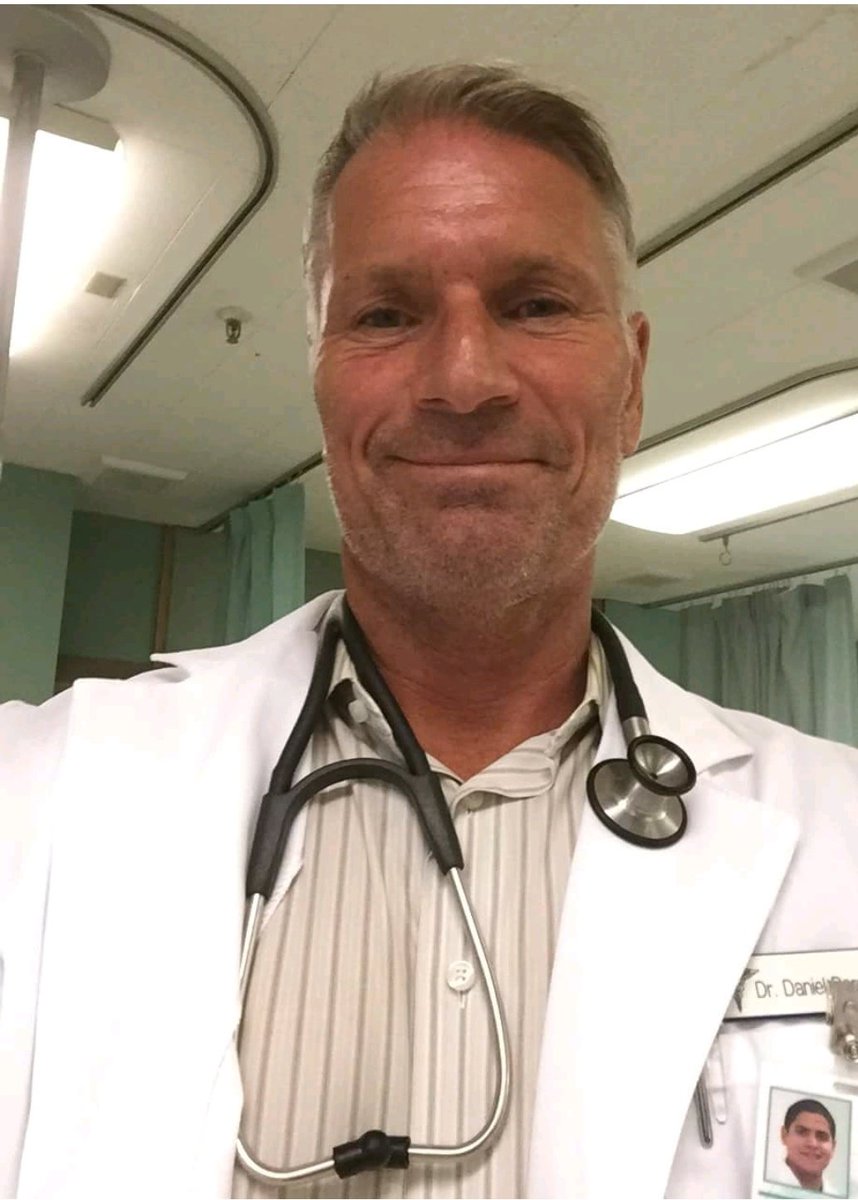 commercialmarc's tweet photo. Doc in the house 📽️🎬😀 https://t.co/ngYkfyLXkI
