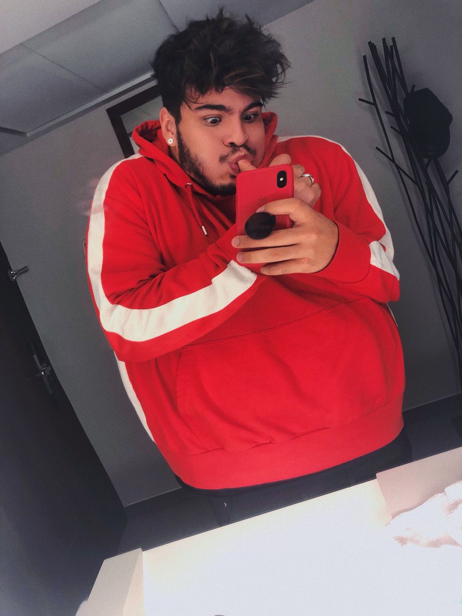 villalobossebas's tweet image. RT al Sebastián Villalobos de la suerte para que te siga/te envíe un dm :D