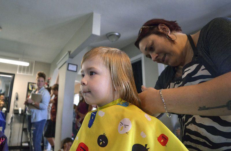 RippleKindness's tweet photo. Hair salons has a back to school #kindness day to honor Garrett Sands and continue his legacy of good deeds https://t.co/mGxYyG73IS https://t.co/7O7ouCdOFR