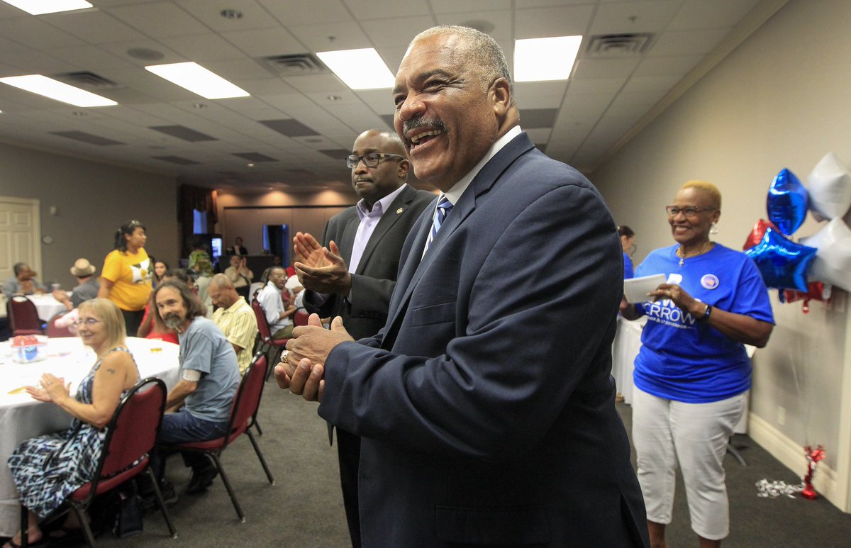 .<a href="/BrewerForKansas/">Carl Brewer</a> greets supporters at his watch party <a href="/HotelatOldTown/">Hotel at Old Town</a>. Photo: <a href="/fsalazar58/">Fernando Salazar</a>