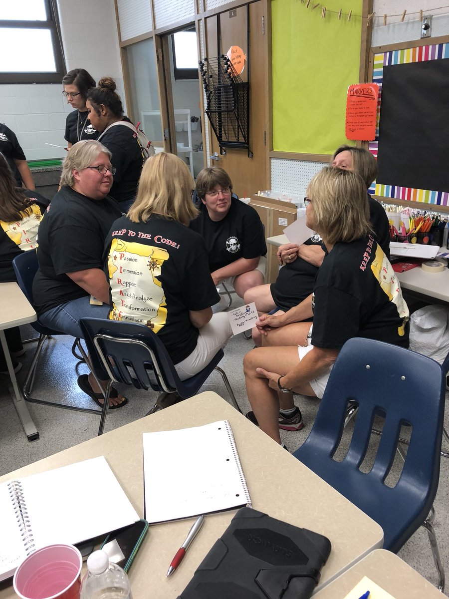 JillToepfer's tweet photo. TE teachers sharing our passions!! @burgessdave @tarakhudson @TurnerCubs #TLAP #Turner202stong https://t.co/SKPgvZ9FkT