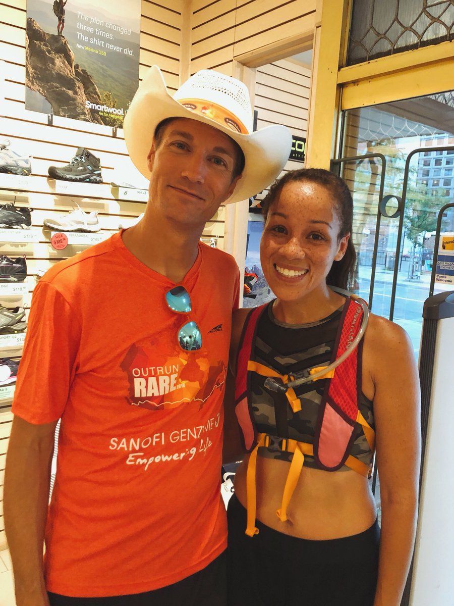 _canadiantimbit's tweet photo. It was an honour to meet @runproctor tonight as he continues his journey from Victoria, BC to St. Johnβs Newfoundland. He is using his mind-blowing ultra running skills to help raise awareness and funds for the rare disease foundation @OutrunRare. All the best! π€ #OutRunRare2018 https://t.co/OshF0zuNBU