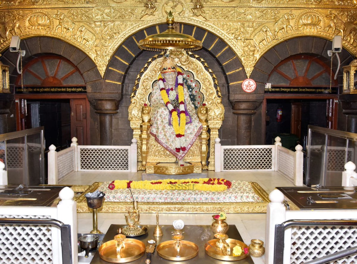 SaikedarnathN's tweet photo. Where singing the Name of the Lord fills the air with its splendor and fragrance, that place indeed is Vaikunta (the abode of Vishnu). https://t.co/kOIkz6oD6Q