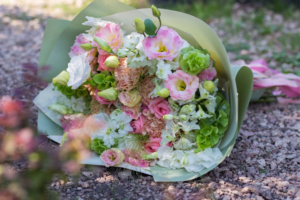 FlowersStyle's tweet image. Если слова любви подкрепляются букетом, то они оказывают двойное воздействие! Хочешь проверить, как это работает, приходи за букетом по адресу пр-т Льва Ландау, 52))) 🌹🌿❤
#флористика #цветочнаякомпозиция #букет #цветочныйстиль #харьков #цветы #необычныйбукет #стильныйбукет