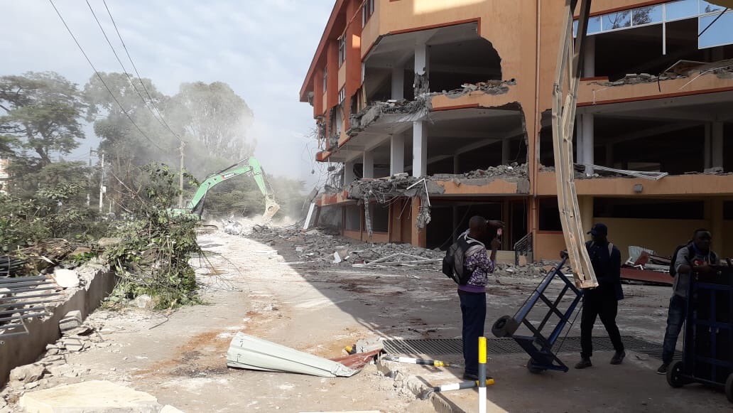 KinyanBoy's tweet photo. Southend Mall was built on top of a river, this was suicidal. As we congratulate Nema for the demolition we must not forget that this building had full approval and all the right documentation.

We need to know who approved this building(s) and what actions taken on them! https://t.co/lxdPa69Lim