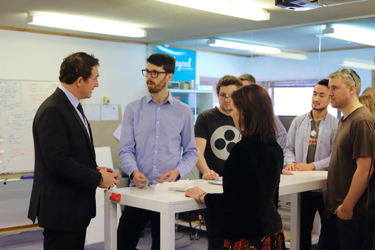 CreativeHQ's tweet photo. Big thanks to Minister @Stuart_NashMP for checking out our space in Lower Hutt, #1stAssembly. We love getting visitors, especially when we get to show off how amazing our #ventures are! https://t.co/oyq0TgI3zh