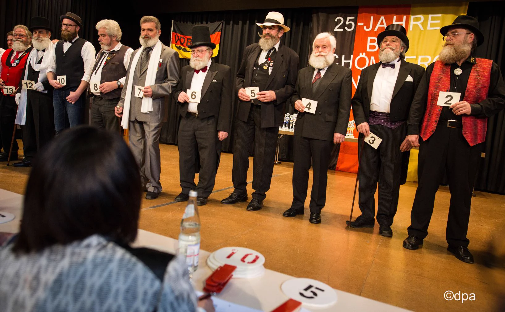もはや芸術作品！！ドイツの髭コンテスト出場者が個性的すぎるww