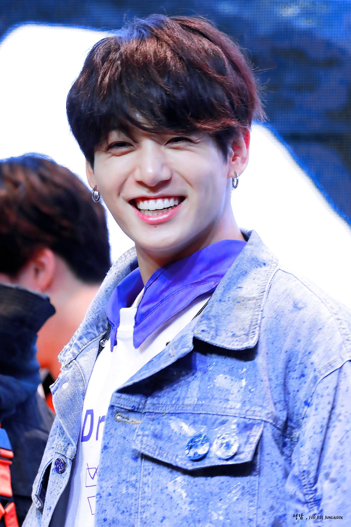 Jungkook Updates on Twitter: "Jungkook's smile…