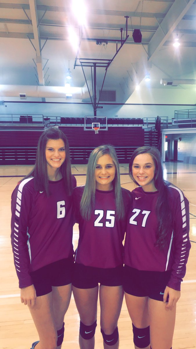 autumngunter_'s tweet photo. sophomore szn gonna be the best szn !!!! 🏐❣️💋 #killsonkills https://t.co/izrFy8Q6xE